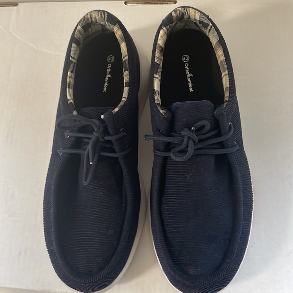 Orthocomfoot men’s boat shoes in navy blue and white, size 10